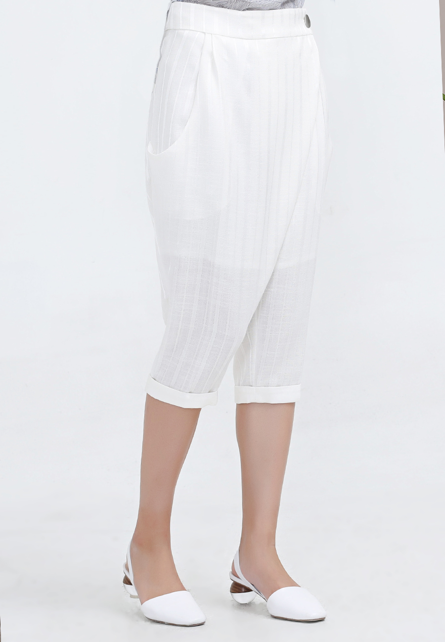 Pants-Satin-Trim-Capri-Tailored-W5090 02