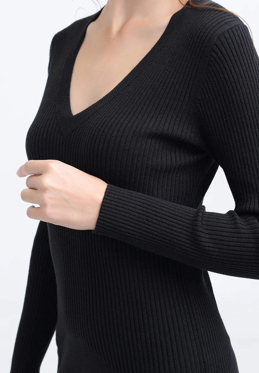 Slim V-neck sweater midi dress black 05